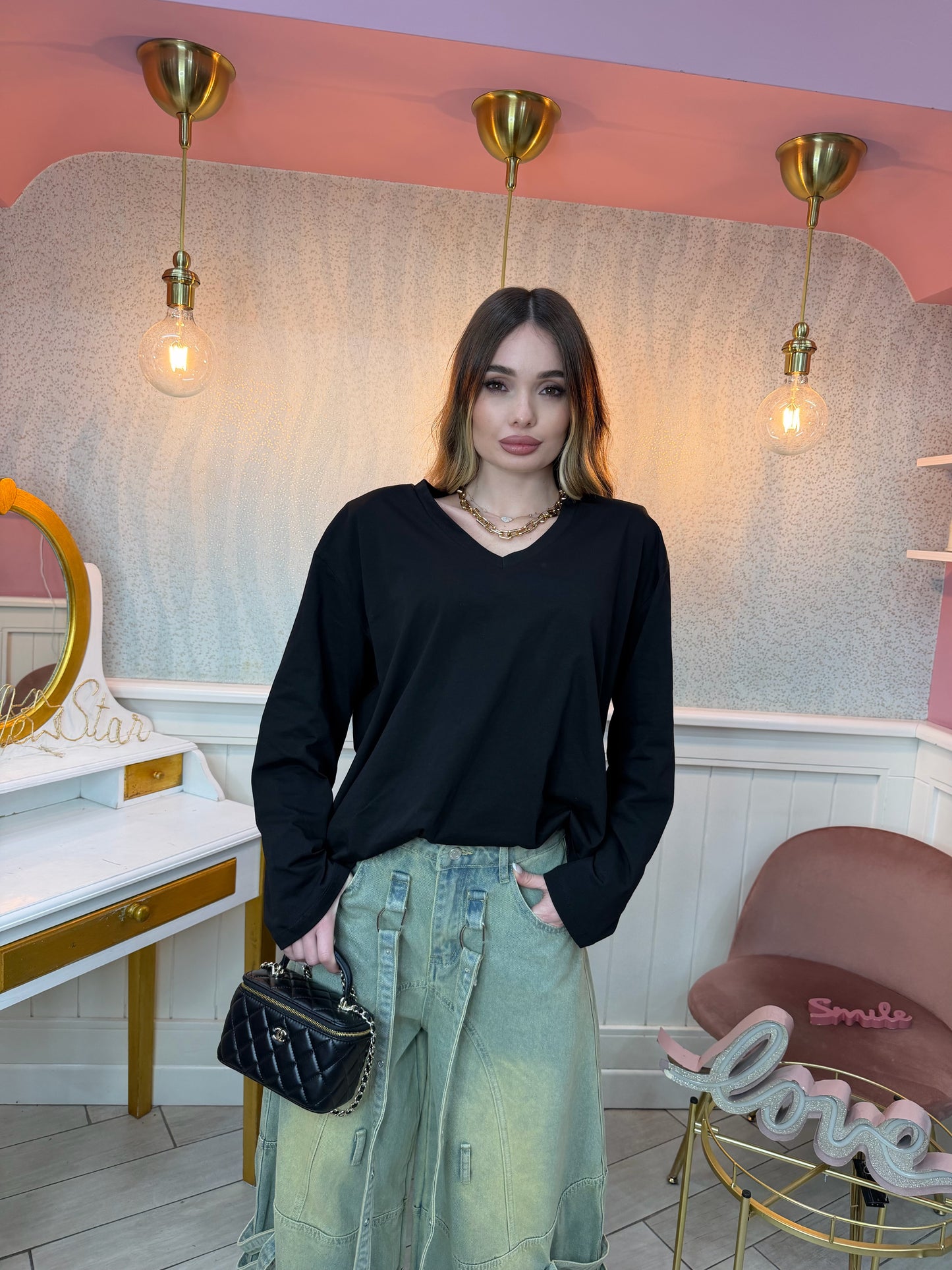 T-SHIRT SCOLLO V NERA BY JUSTWEST