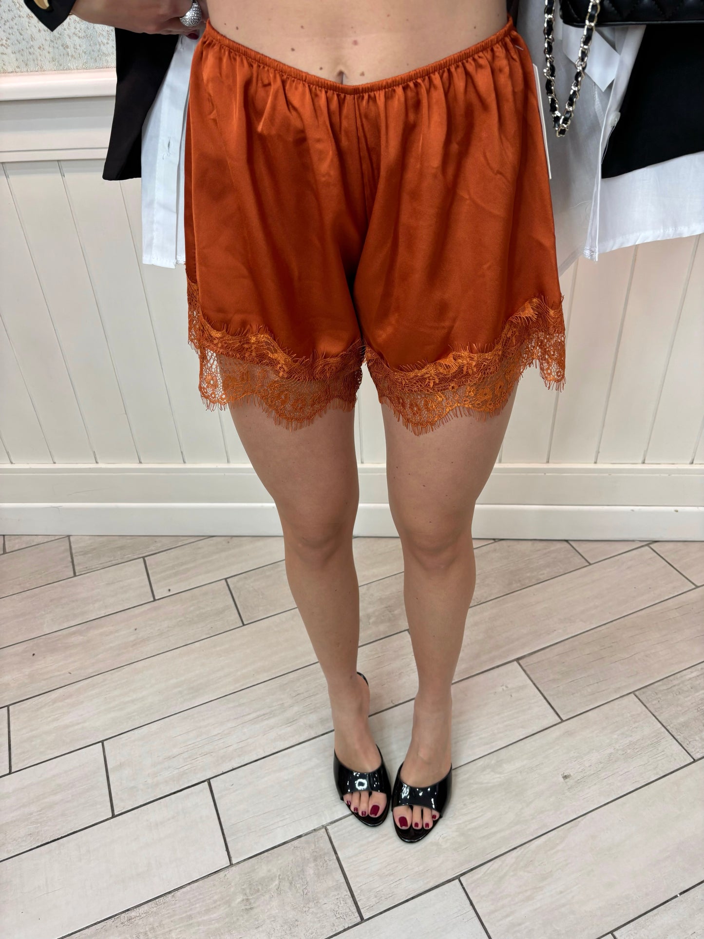Short Zara ruggine