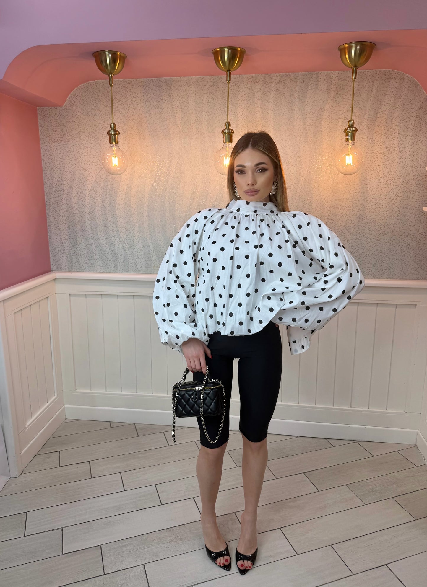 CAMICIA POIS APERTA DIETRO BIANCA E NERA