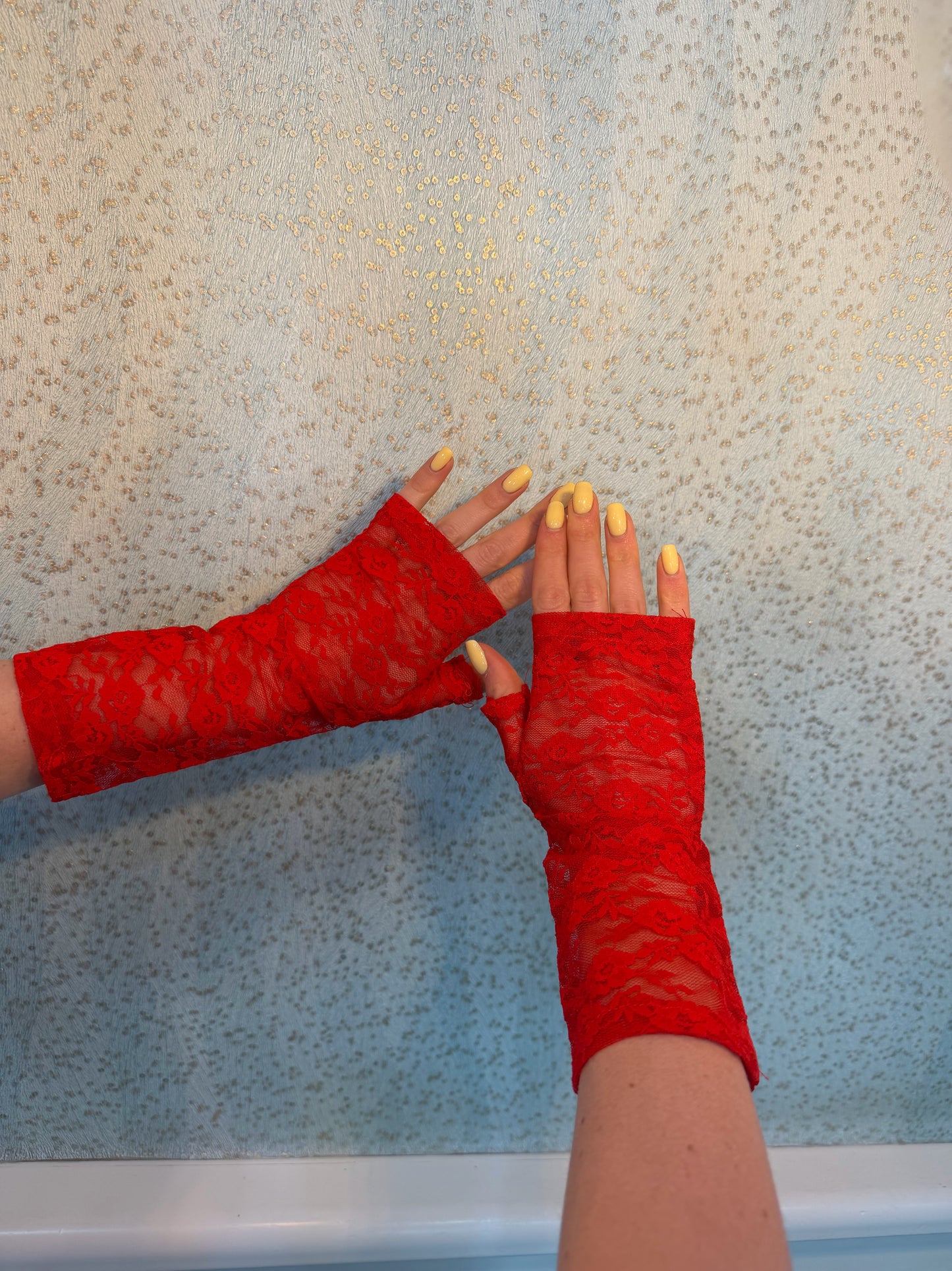 GUANTO IN PIZZO ROSSO