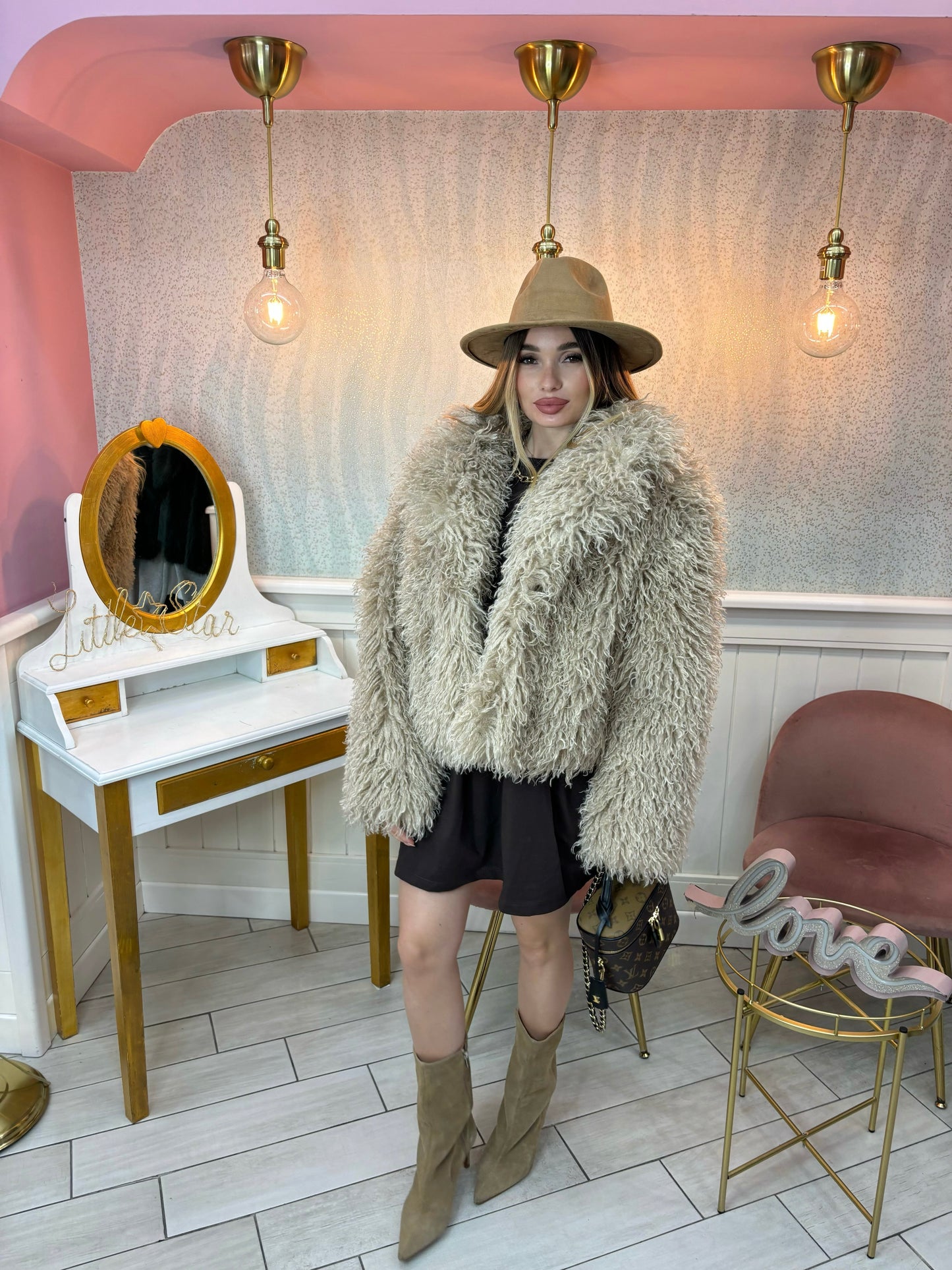 MONGOLIA LUXURY BEIGE