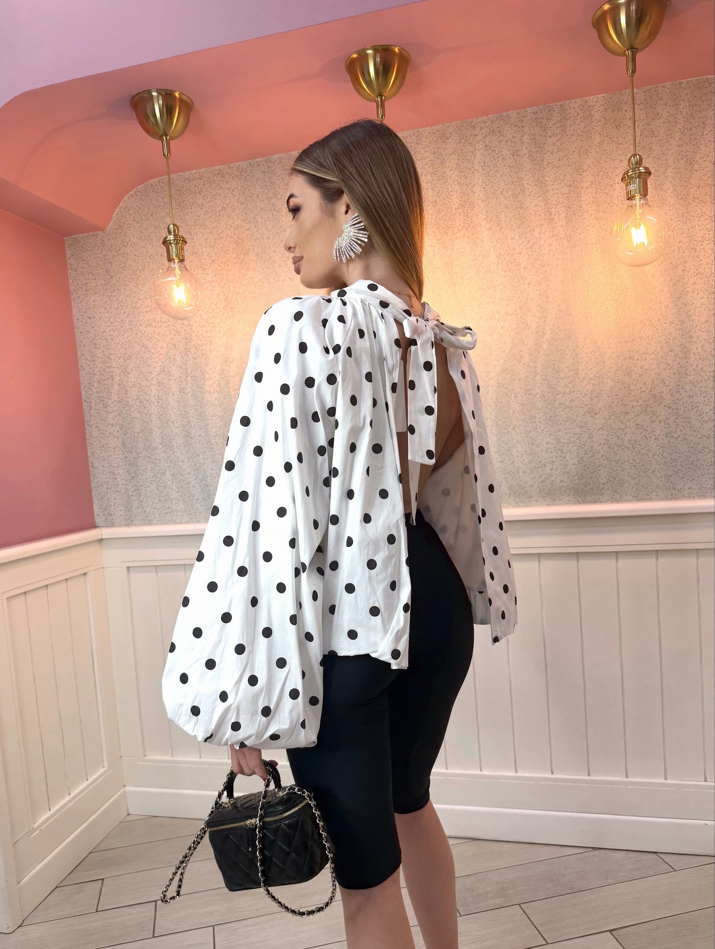 CAMICIA POIS APERTA DIETRO BIANCA E NERA